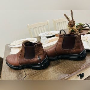 Hush puppies man’s boots leather top